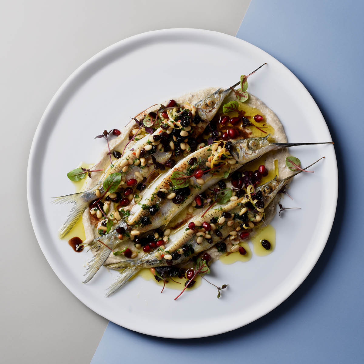 White Album Round Presentation Plate 158mm